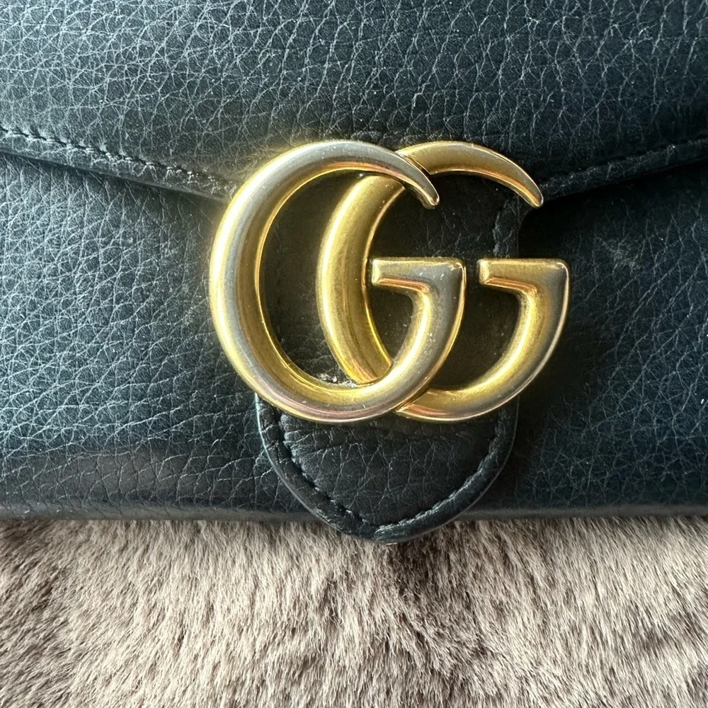 Gucci Marmont Continental Flap Black Pebbled Leather Wallet - Picture 2 of 11
